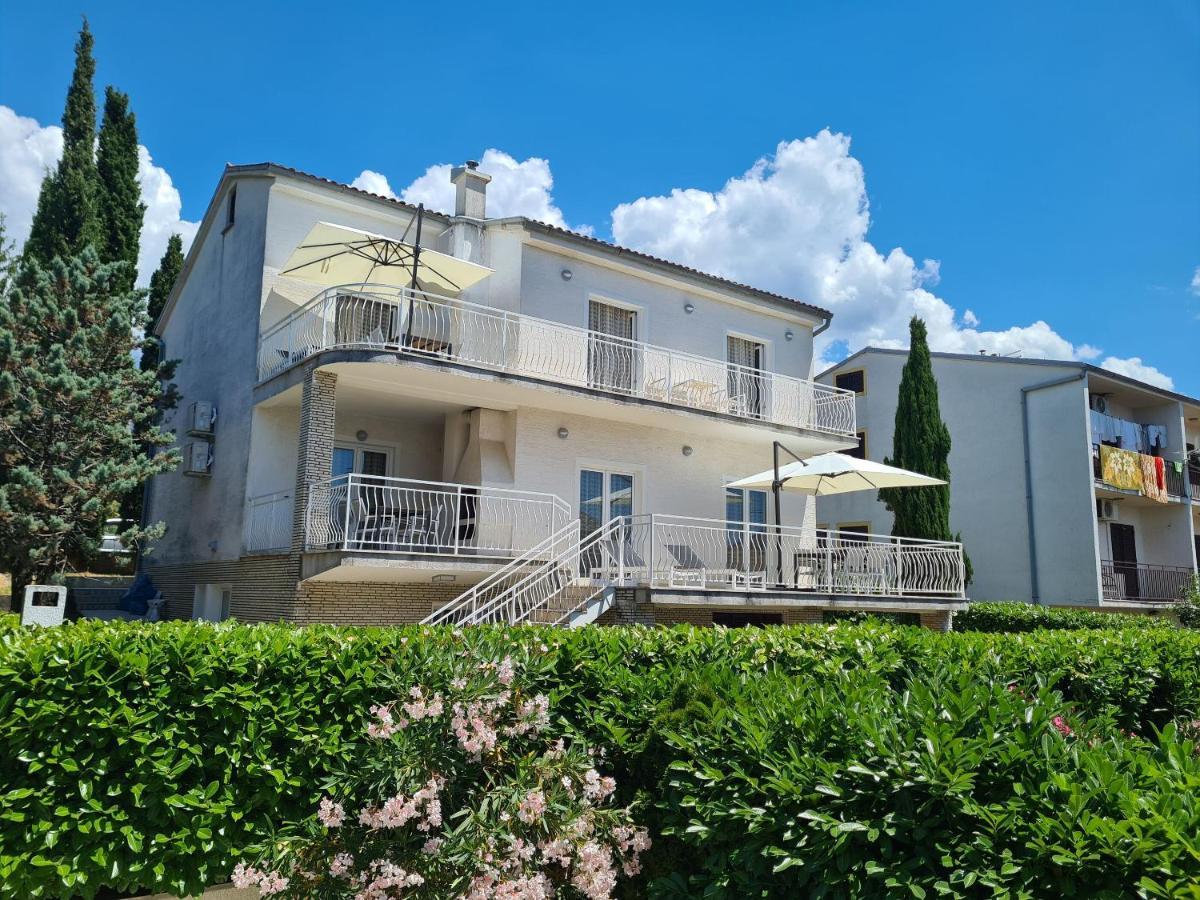 Apartments Elizabeta Dramalj Exterior foto